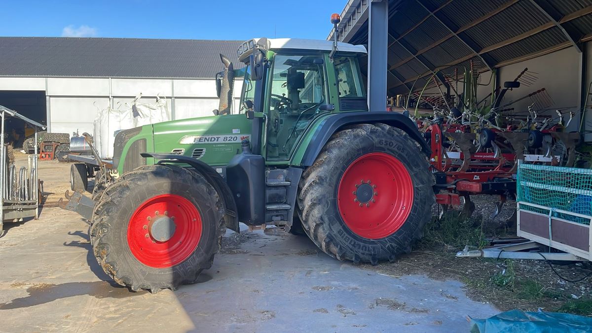 Fendt 820 Com3