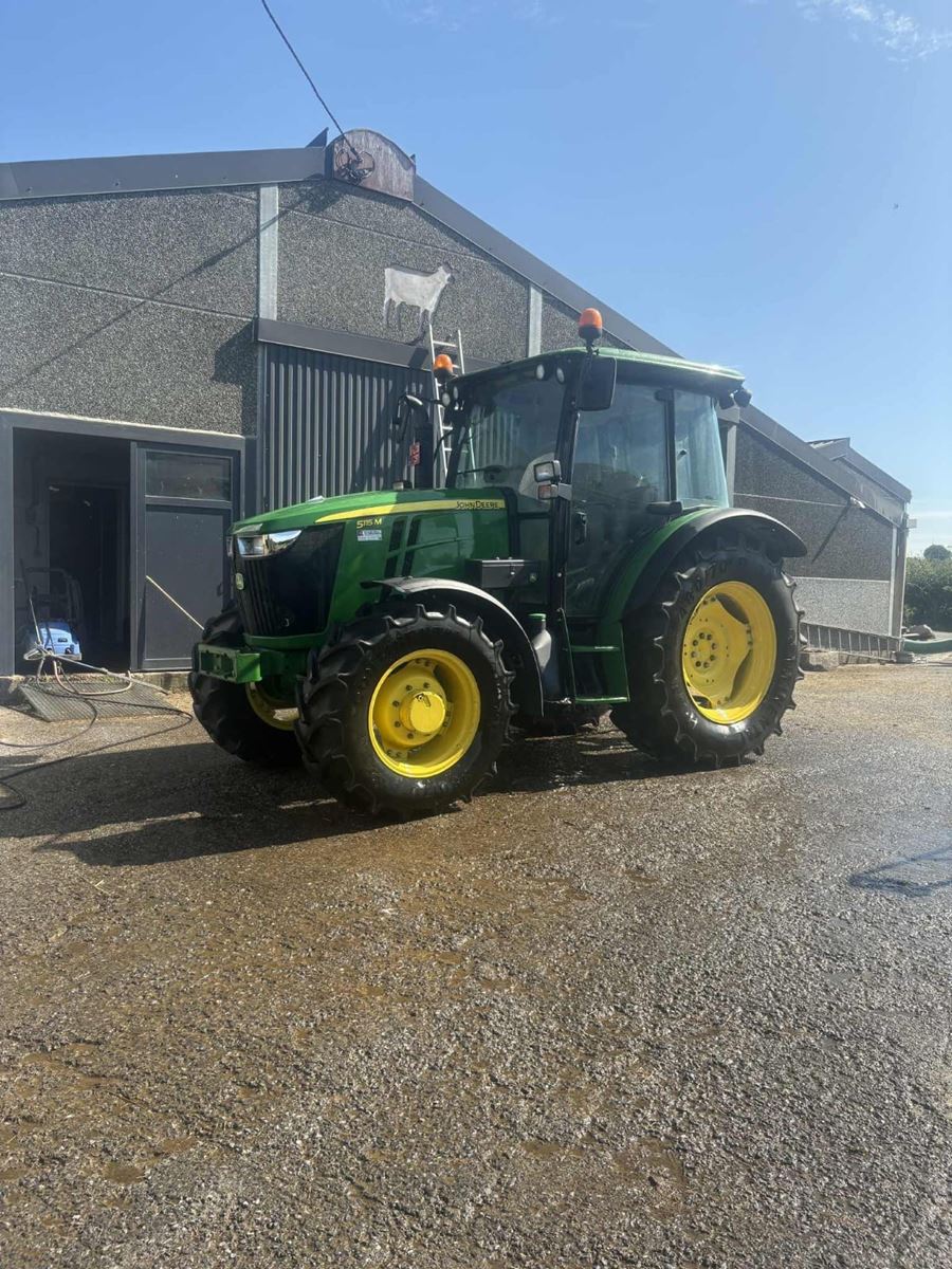 John Deere 5115M